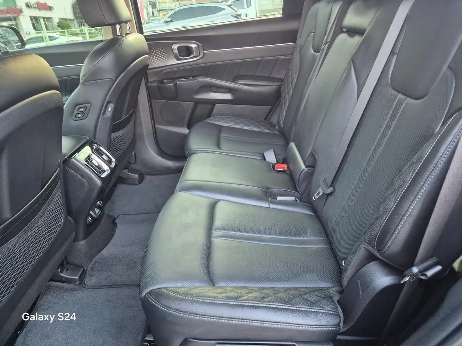 Kia Sorento — фото 9