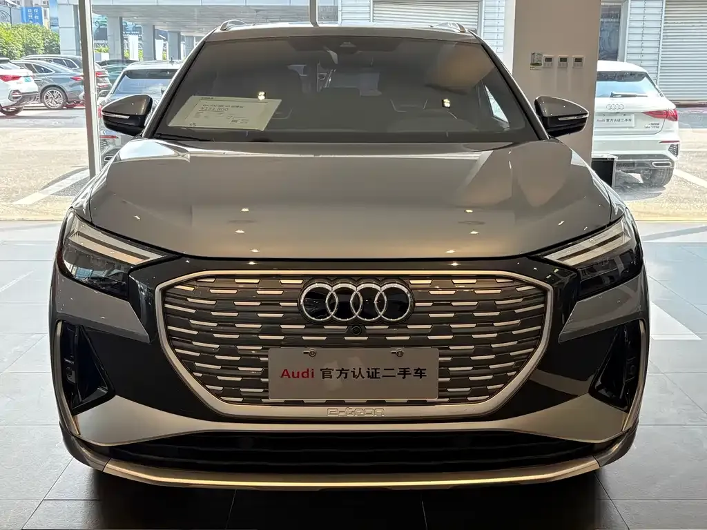 Audi Q4 e-tron — фото 2