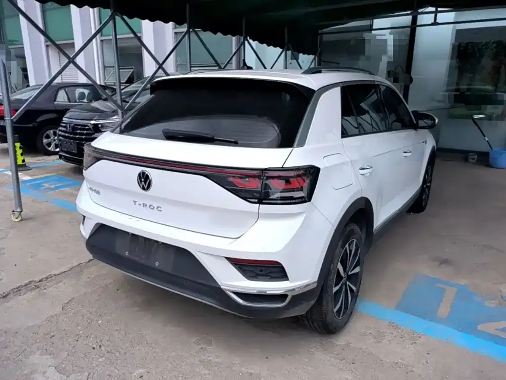 Volkswagen T-Roc — фото 9