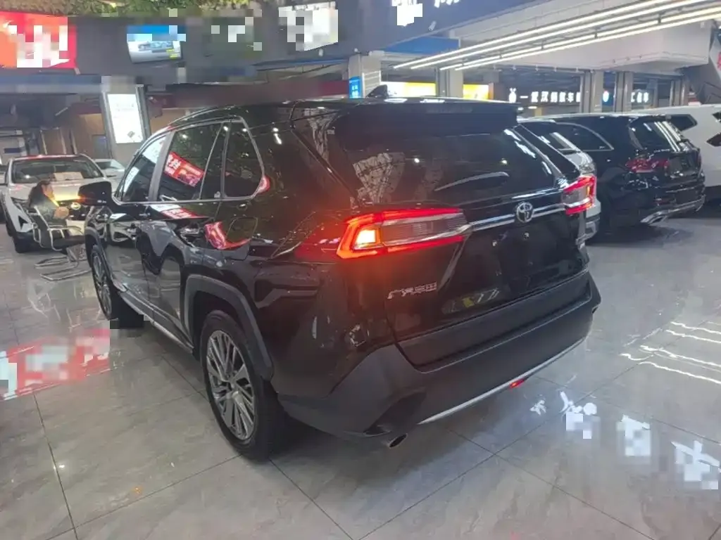 Toyota Wildlander — фото 10