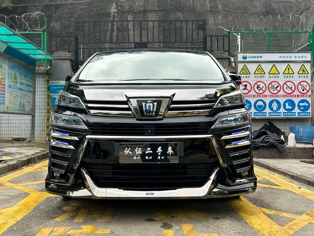 Toyota Vellfire — фото 5