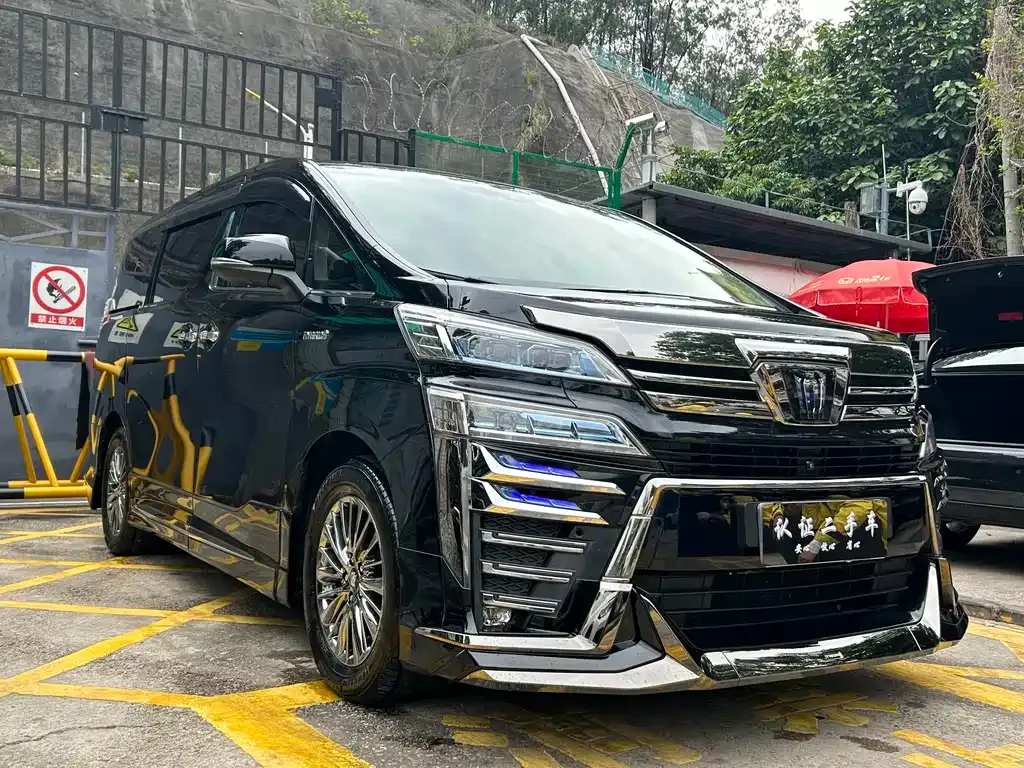 Toyota Vellfire — фото 9