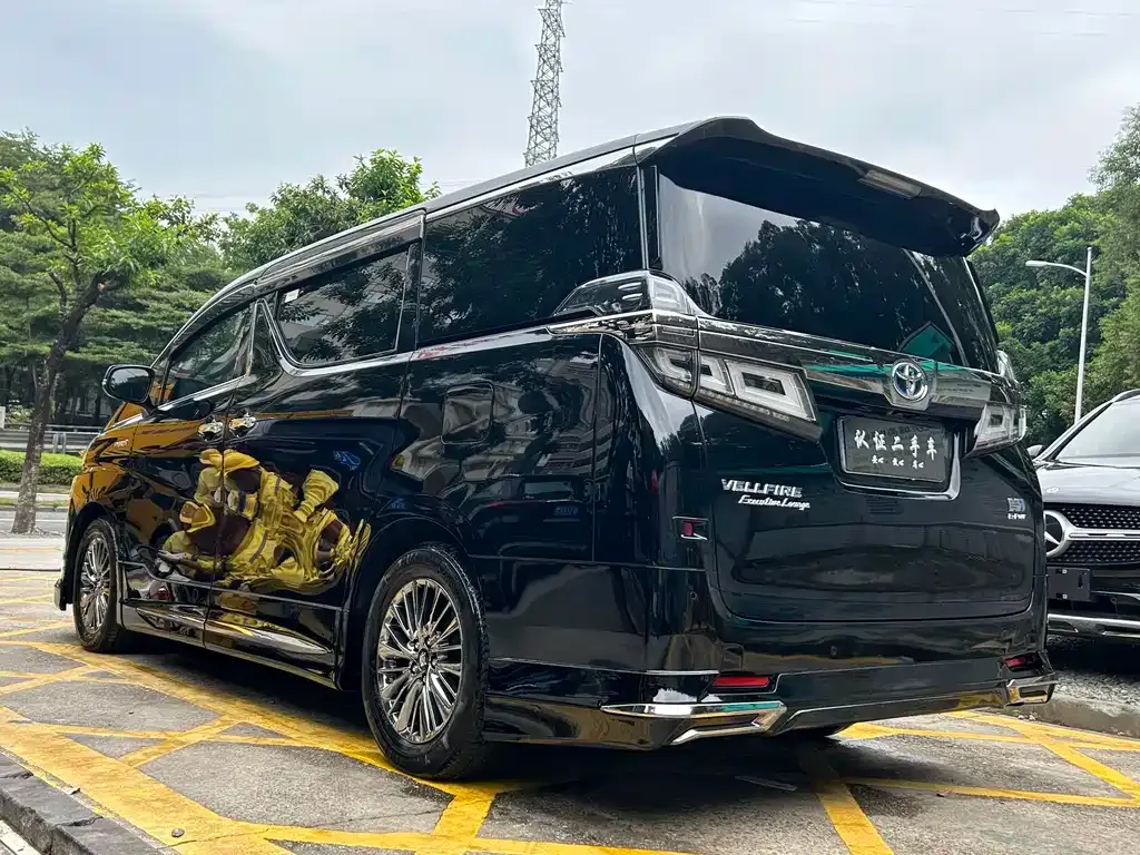 Toyota Vellfire — фото 4