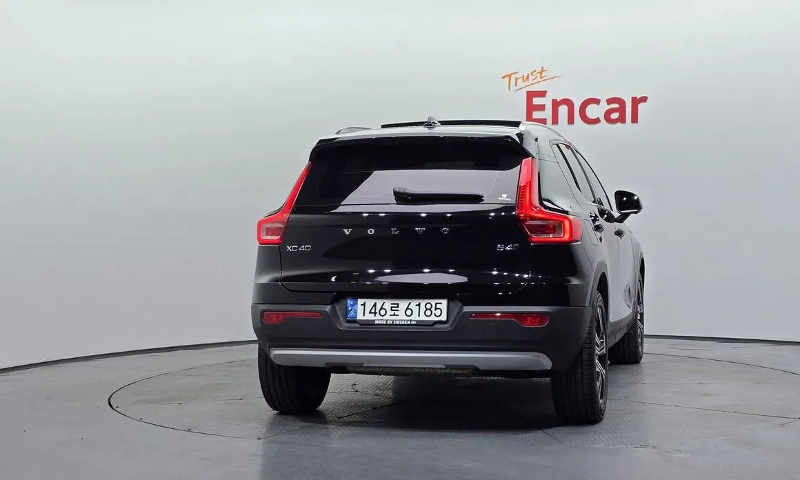 Volvo XC40 — фото 2