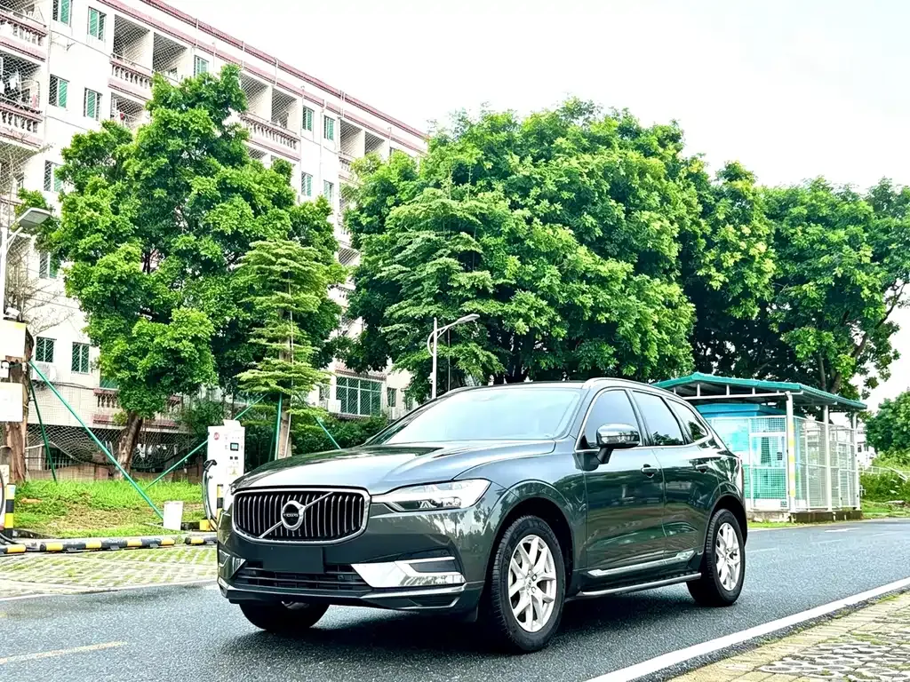 Volvo XC60 — фото 7