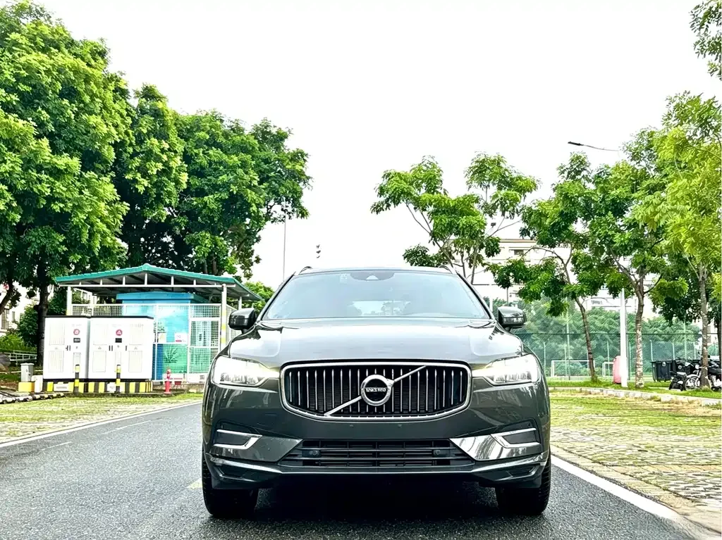 Volvo XC60 — фото 10