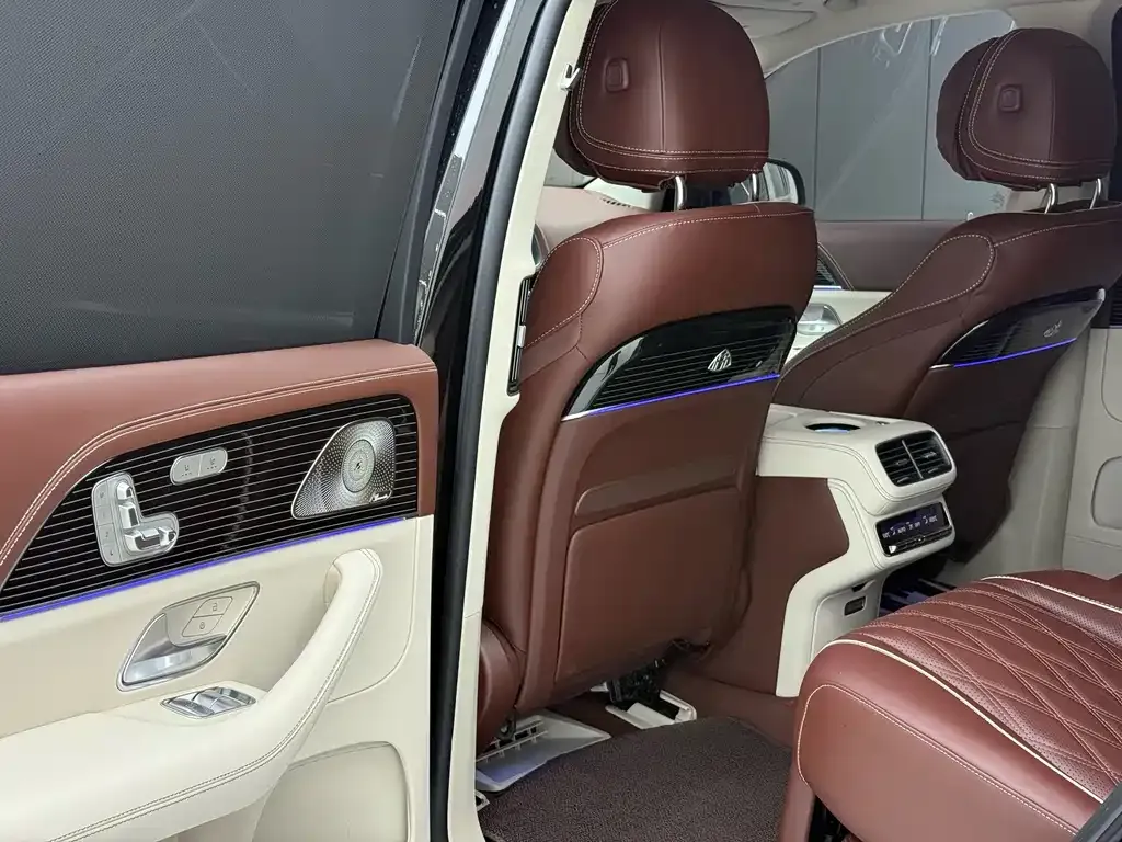 Mercedes-Benz GLS — фото 7