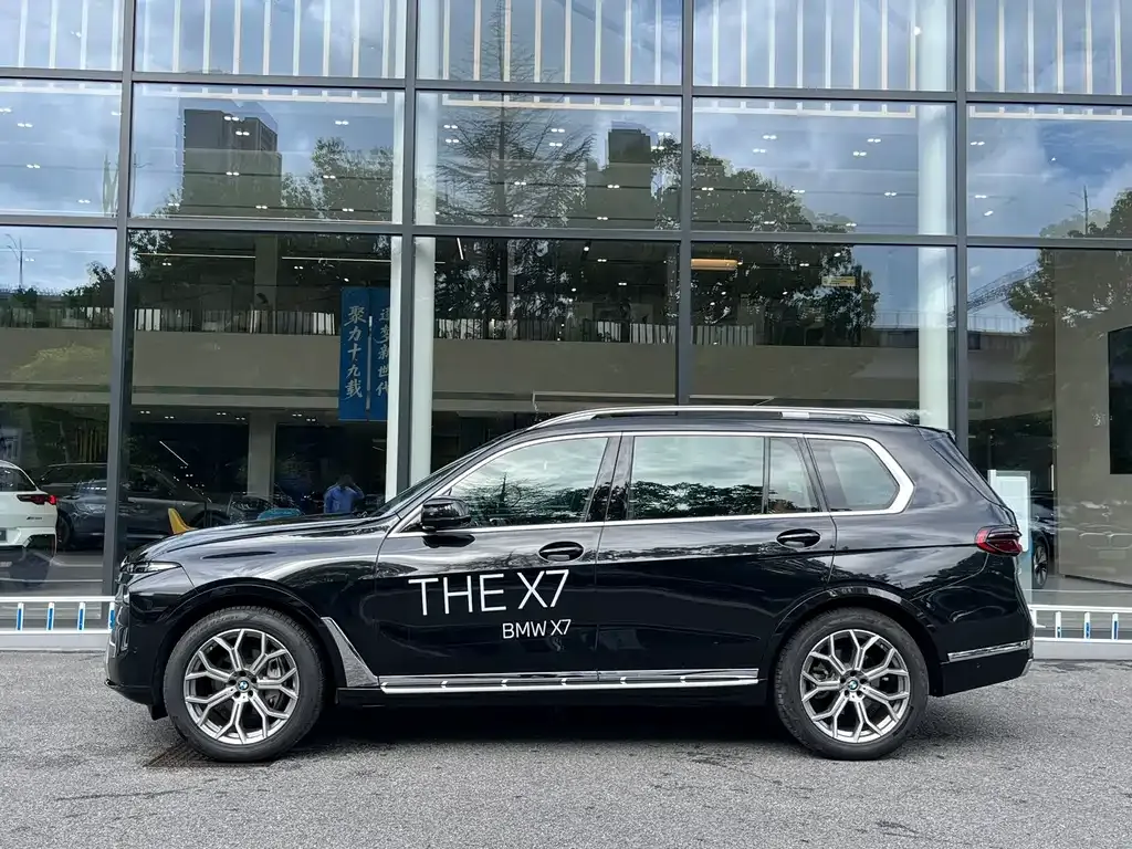BMW X7 — фото 9