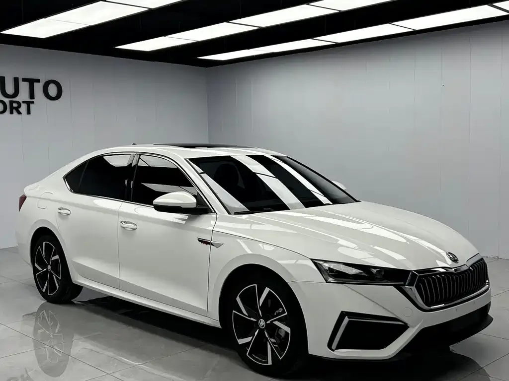 Skoda Octavia — фото 6
