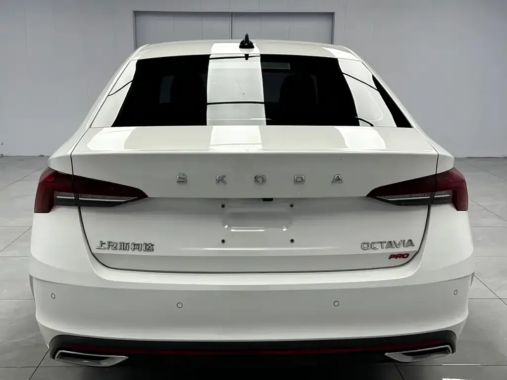 Skoda Octavia — фото 2