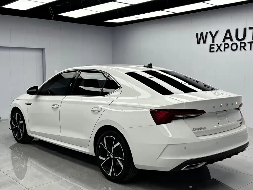 Skoda Octavia — фото 5
