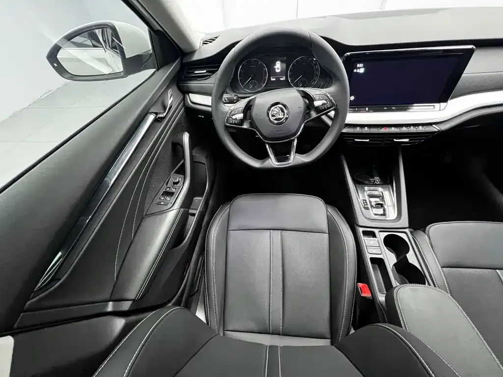 Skoda Octavia — фото 4