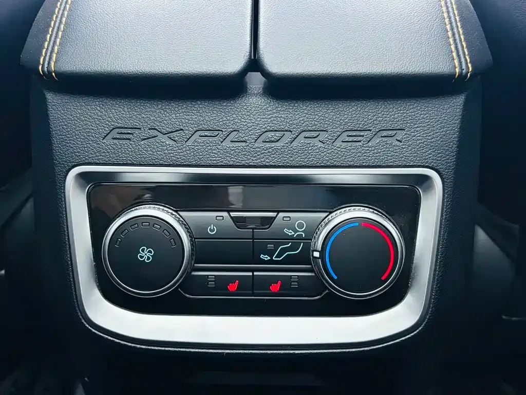 Ford Explorer — фото 5