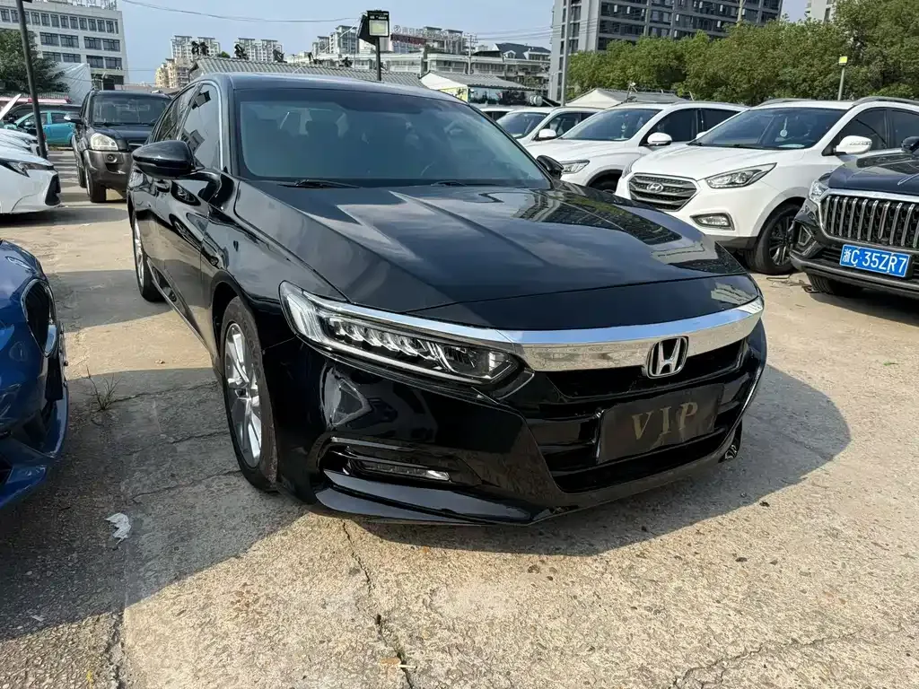Honda Accord — фото 8