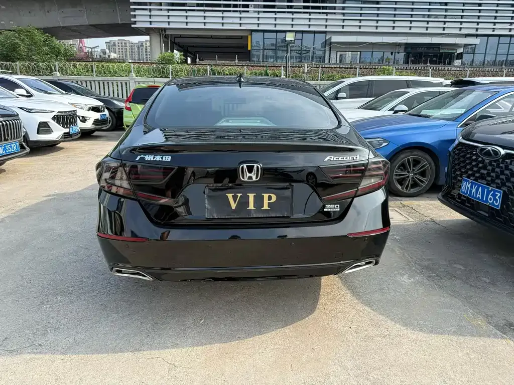 Honda Accord — фото 6