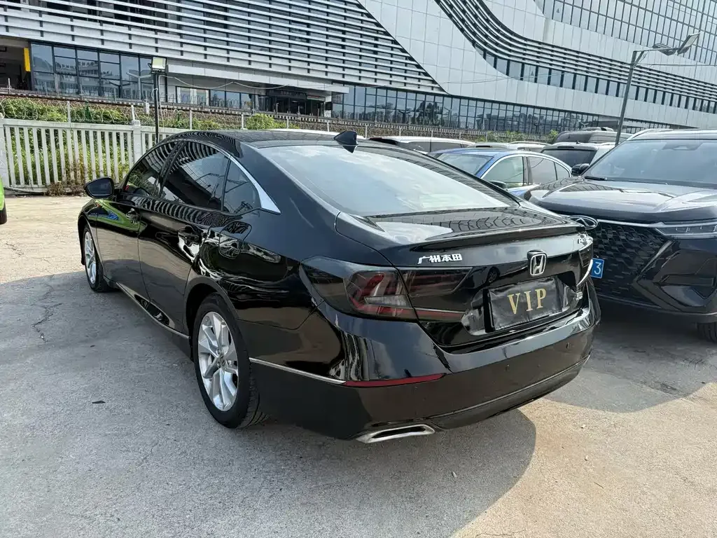 Honda Accord — фото 7