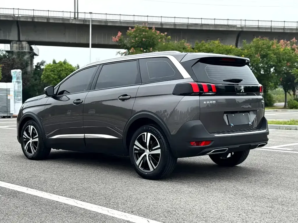 Peugeot 5008 — фото 4