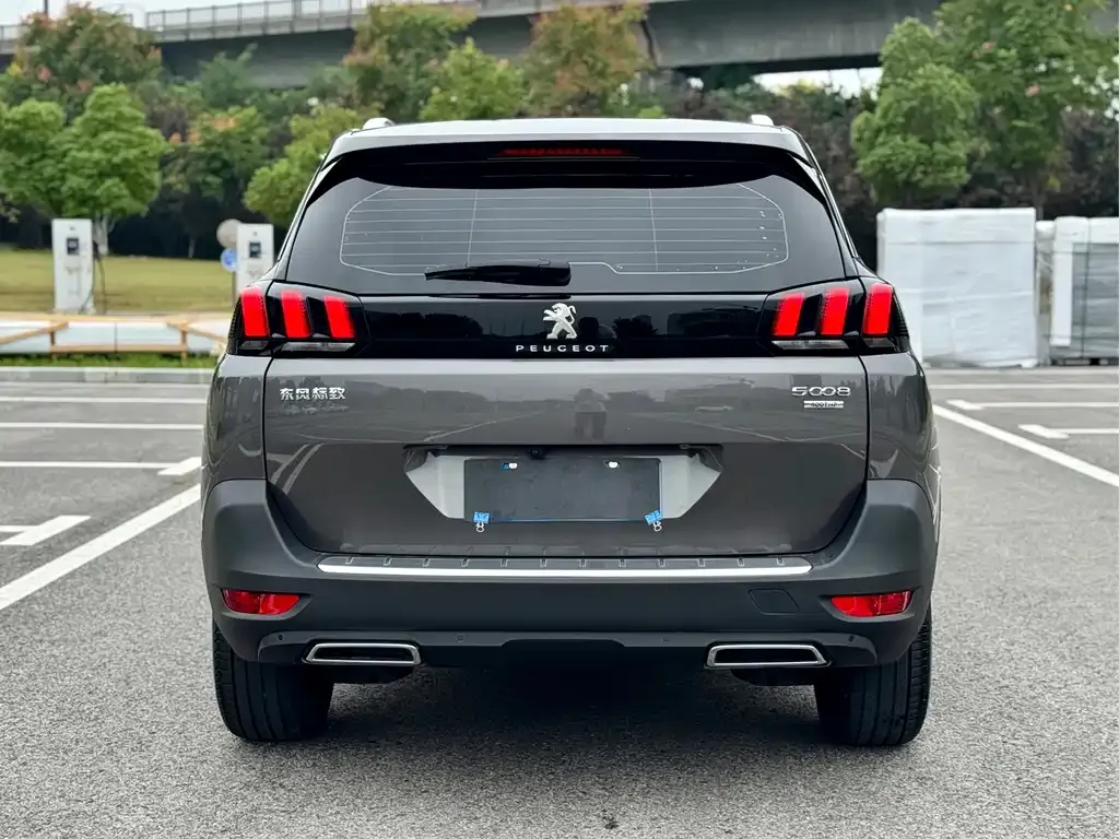 Peugeot 5008 — фото 9