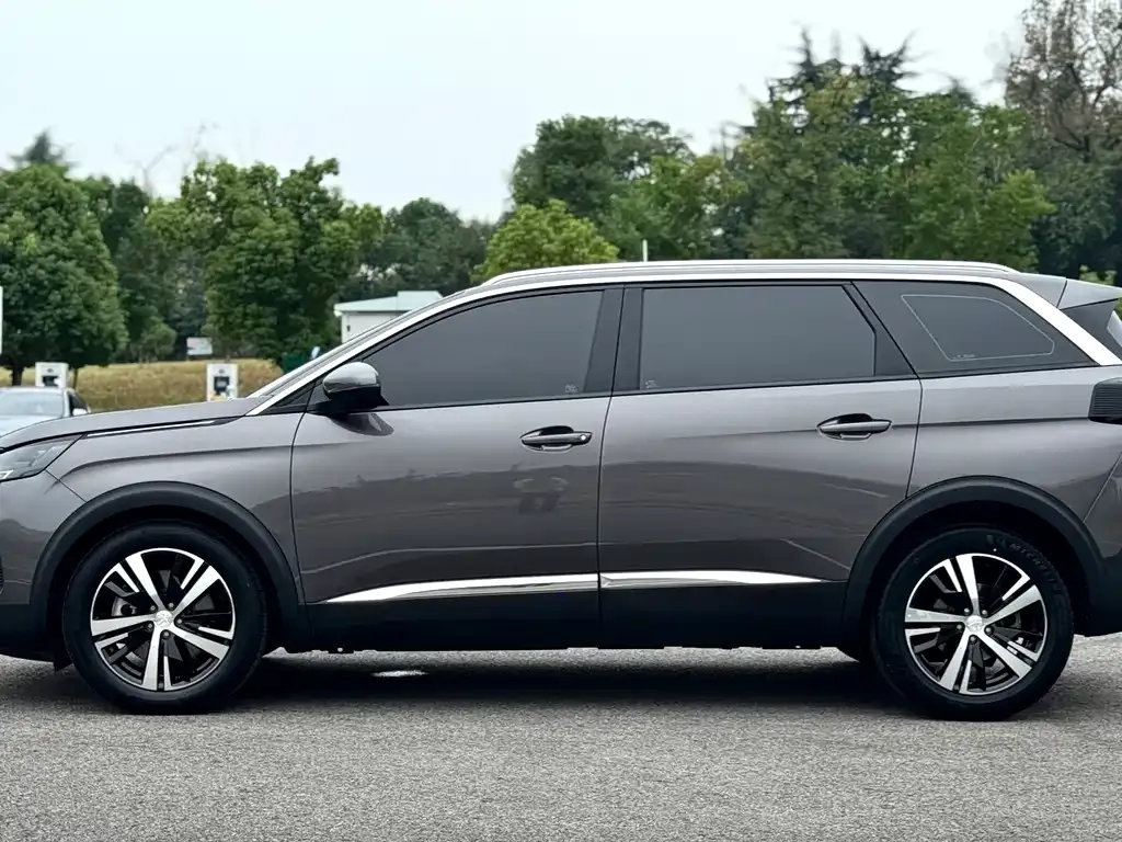 Peugeot 5008 — фото 6