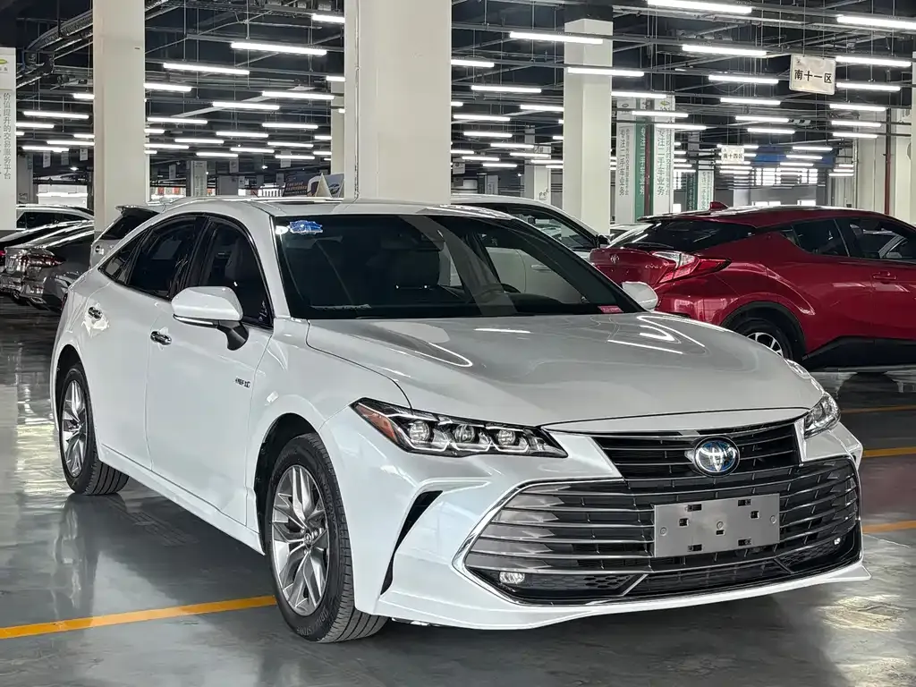 Toyota Avalon — фото 10