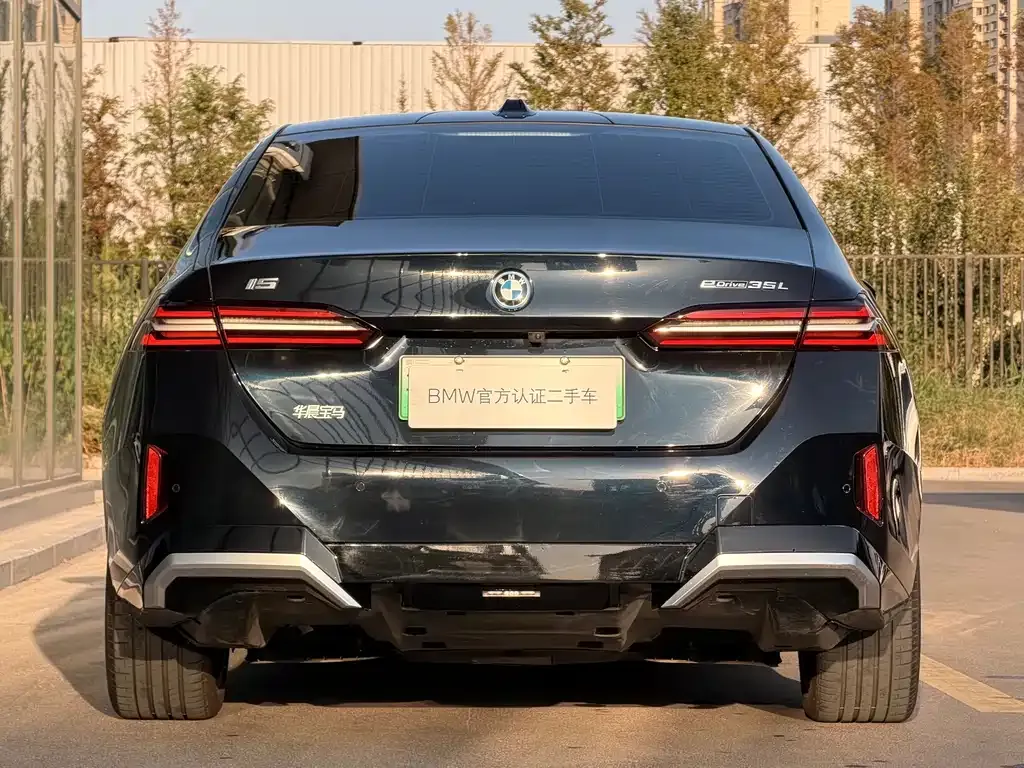 BMW i5 — фото 9