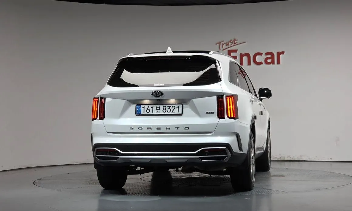 Kia Sorento — фото 10