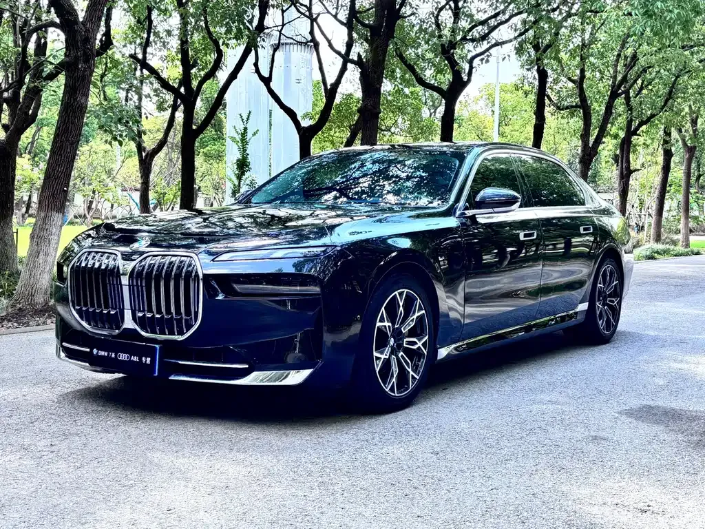 BMW 7 Series — фото 6