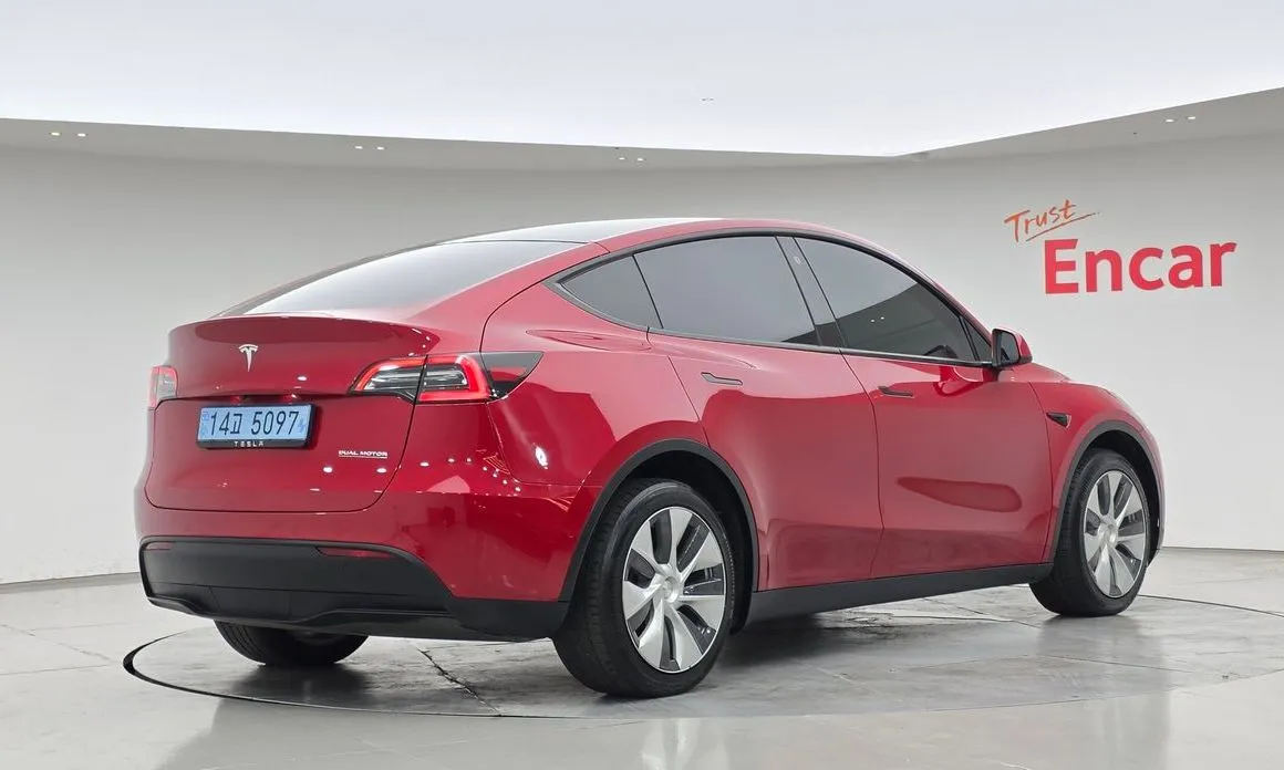 Tesla Model Y — фото 5