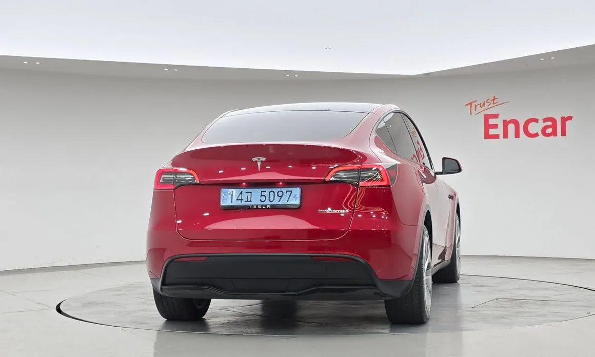 Tesla Model Y — фото 4