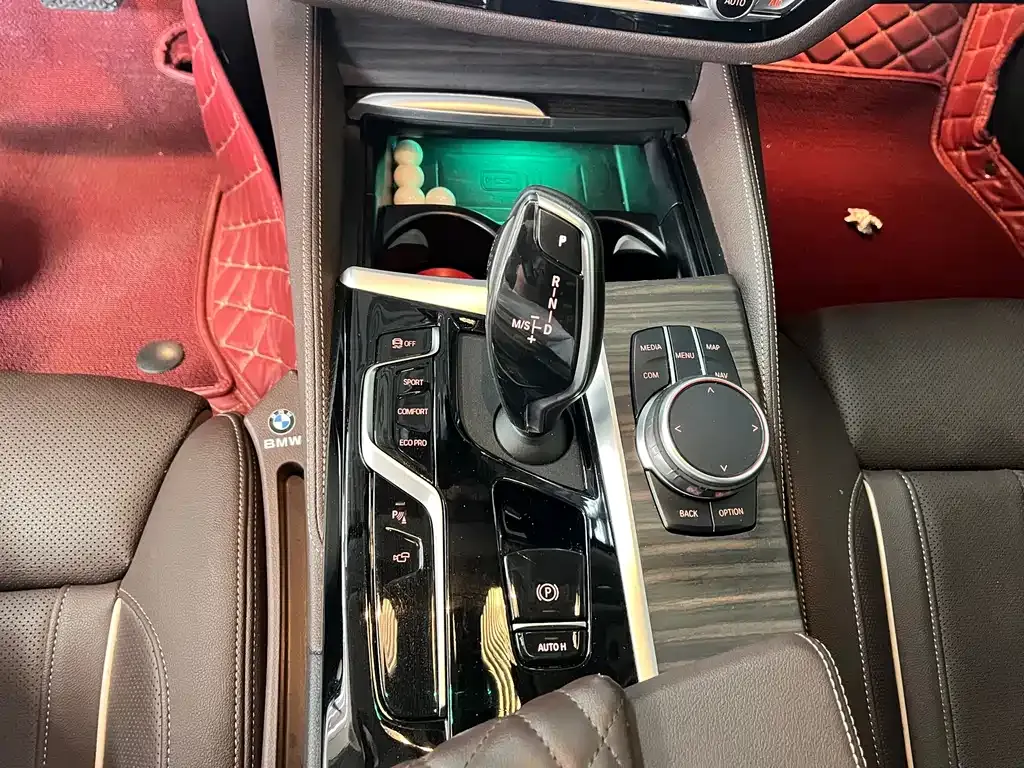 BMW 5 Series — фото 10