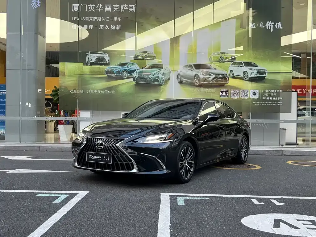 Lexus ES — фото 1