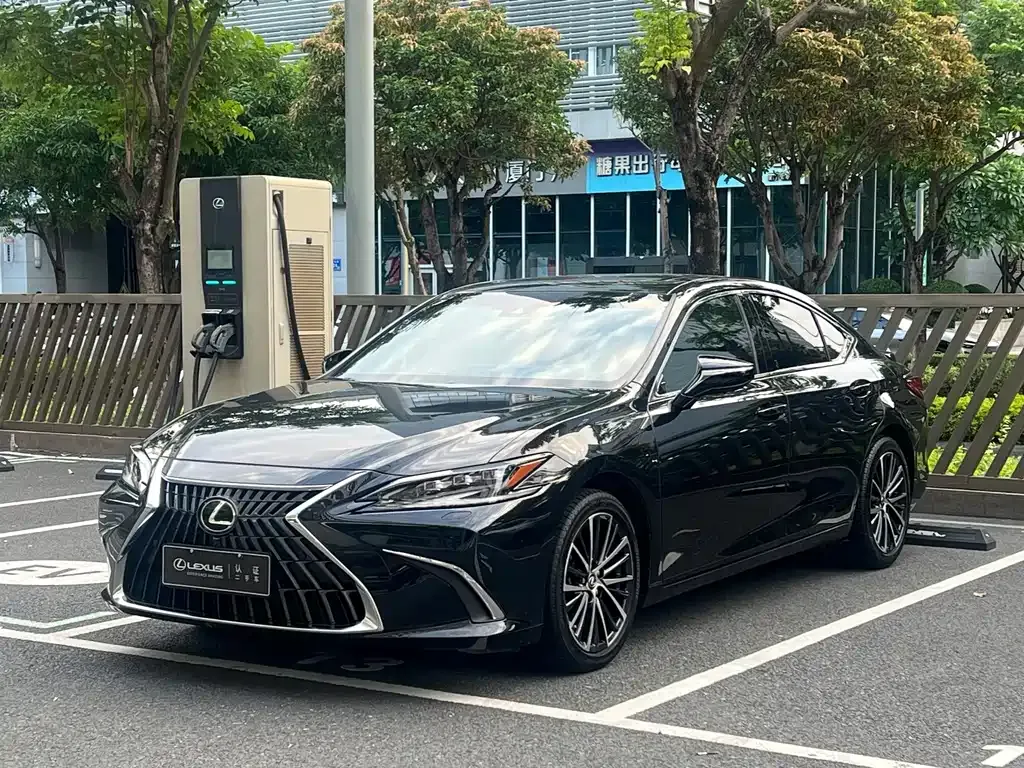 Lexus ES — фото 9