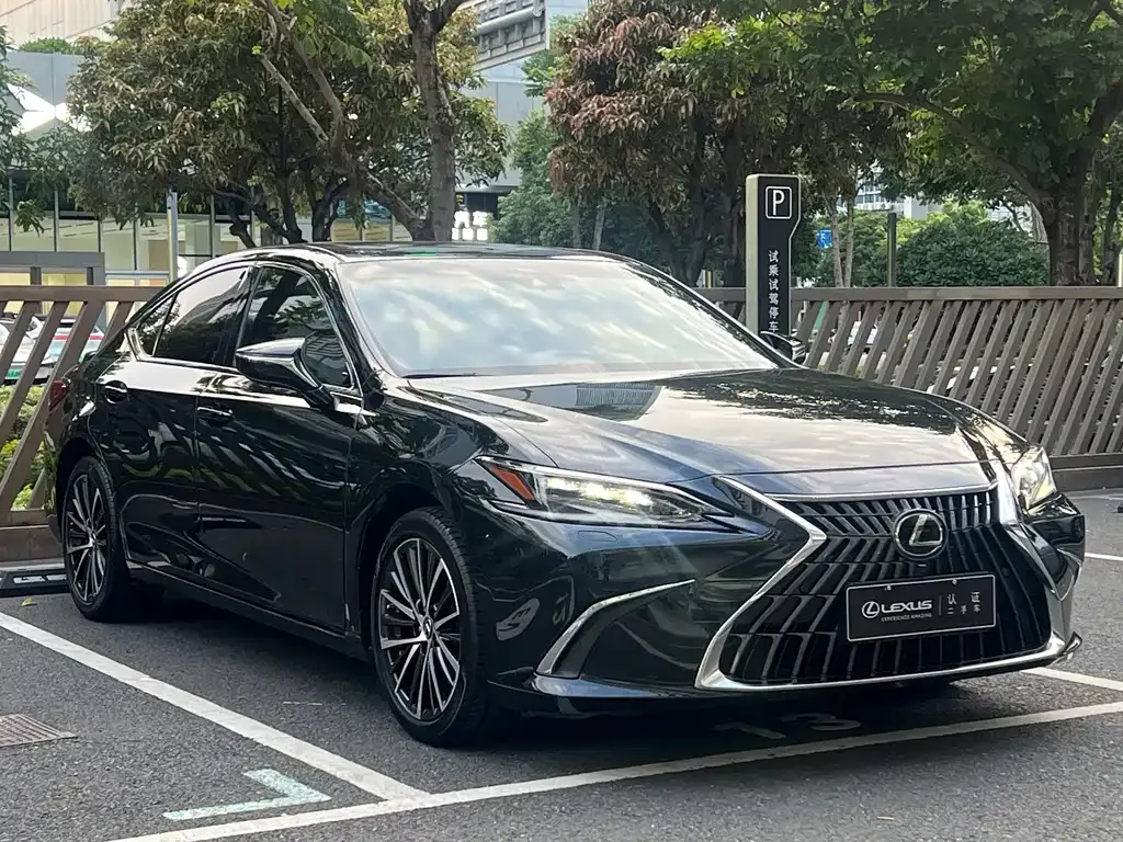 Lexus ES — фото 7