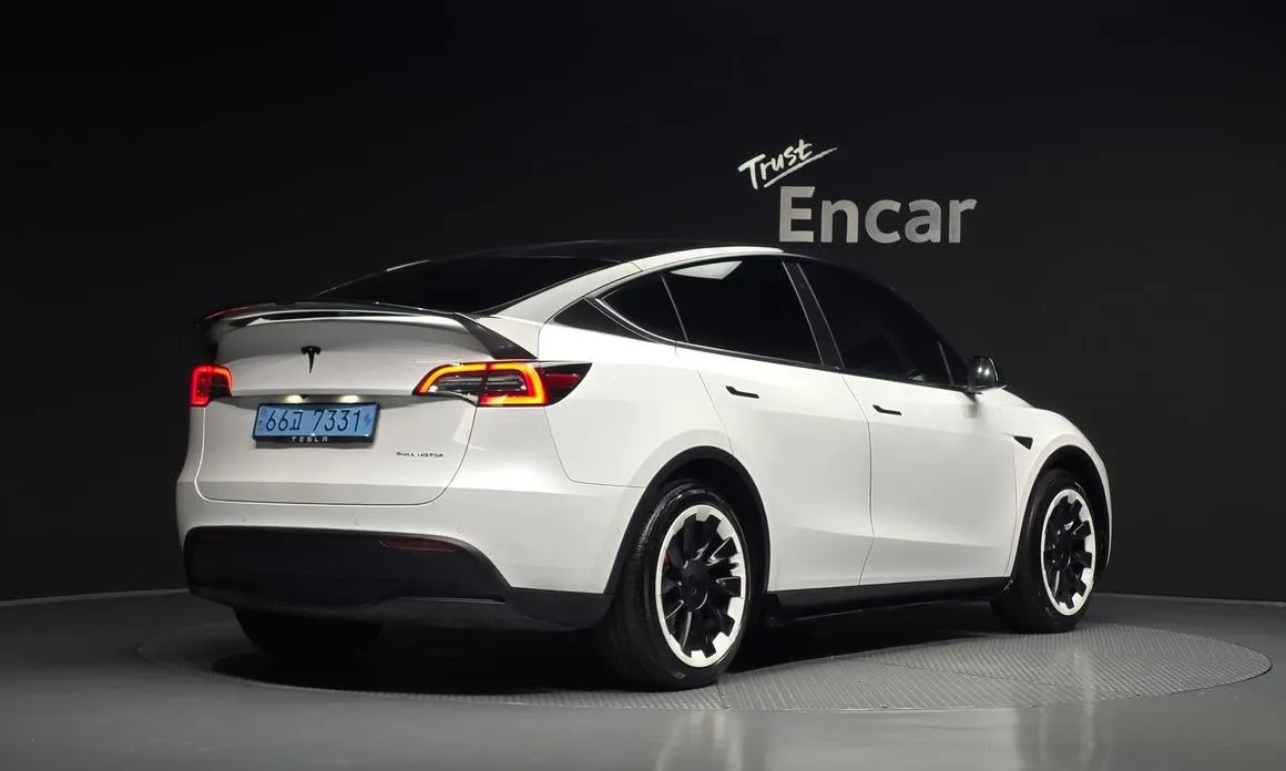 Tesla Model Y — фото 4