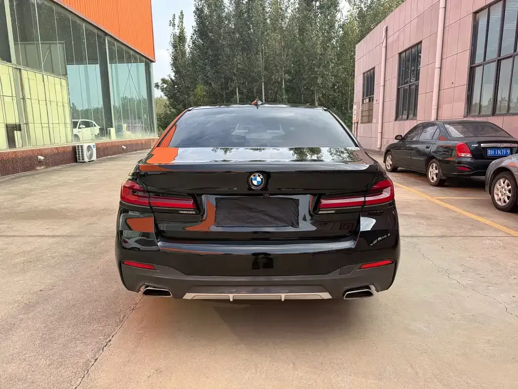 BMW 5 Series — фото 10