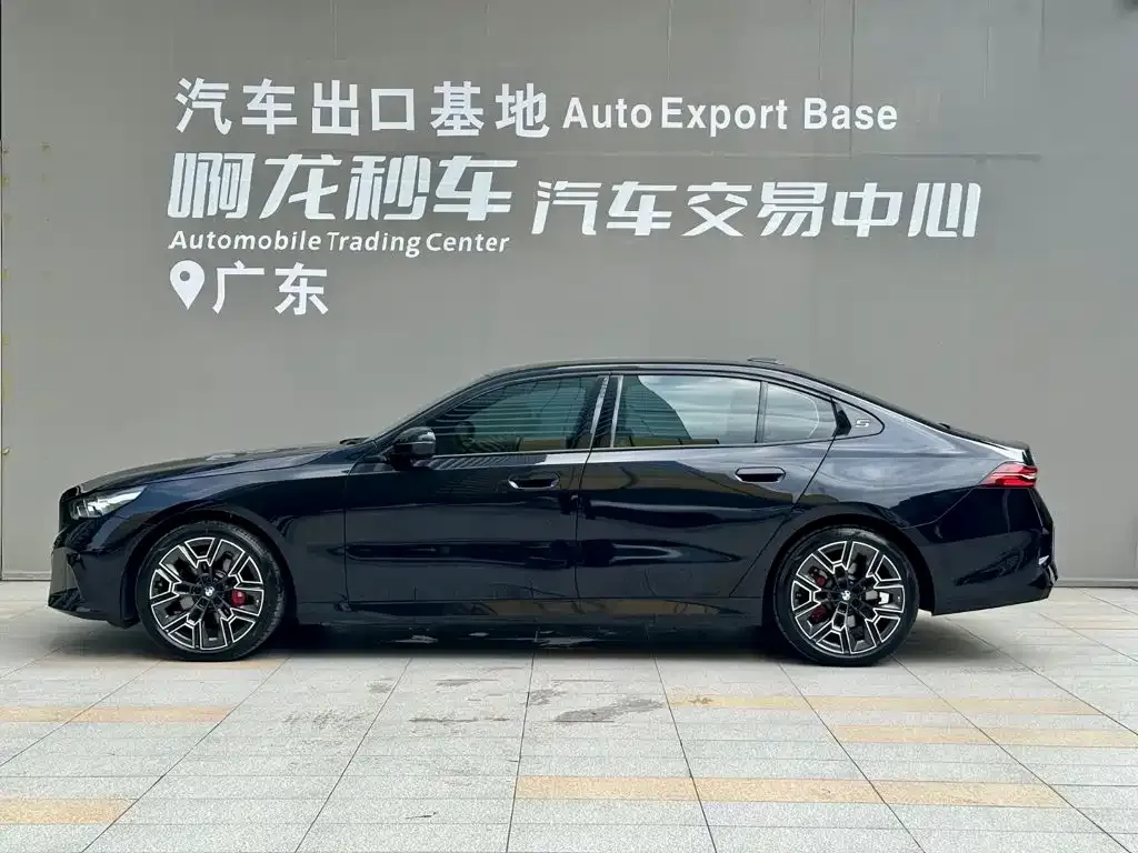 BMW 5 Series — фото 10