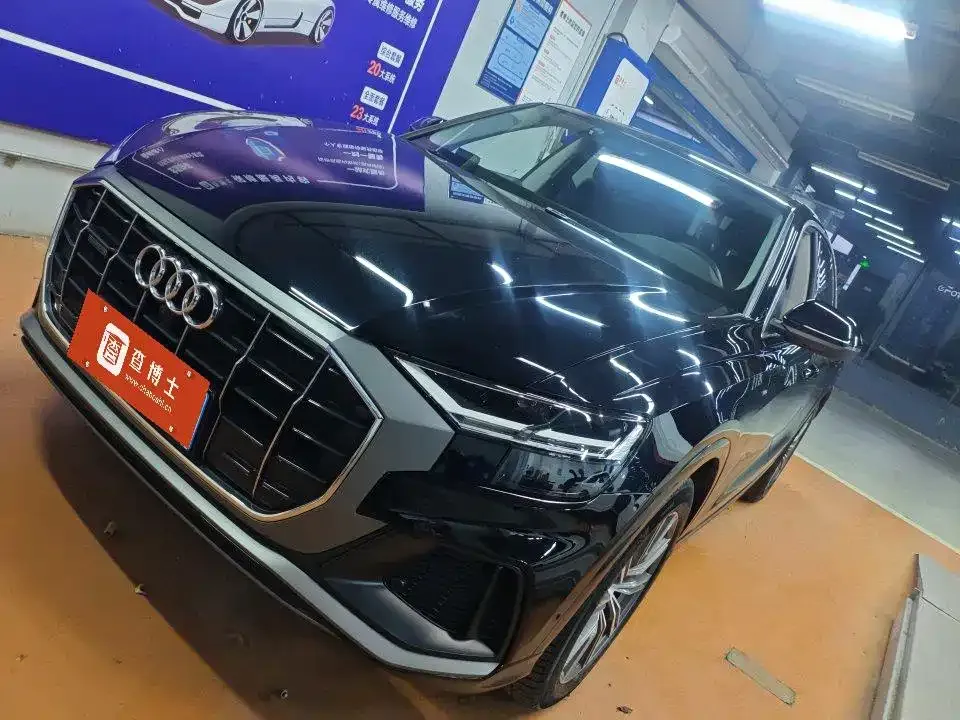 Audi Q8 — фото 1