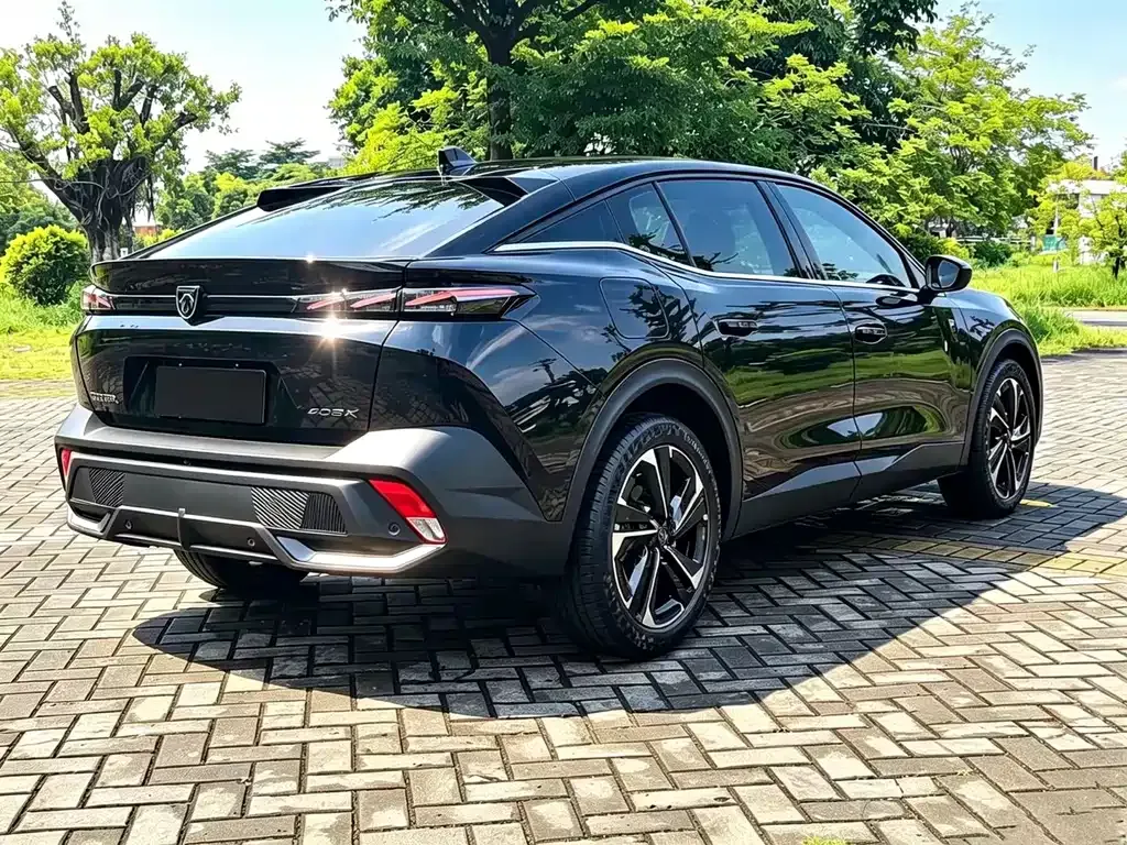 Peugeot 408X — фото 10