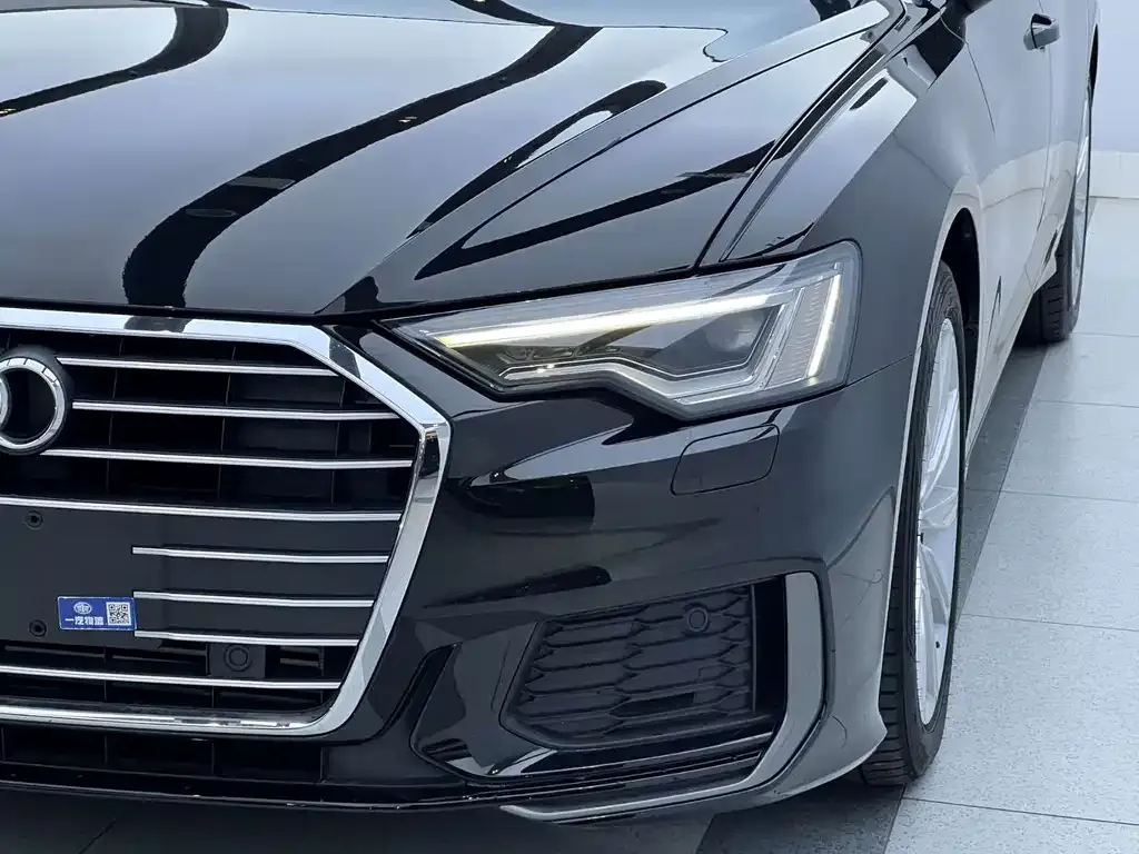 Audi A6L — фото 8