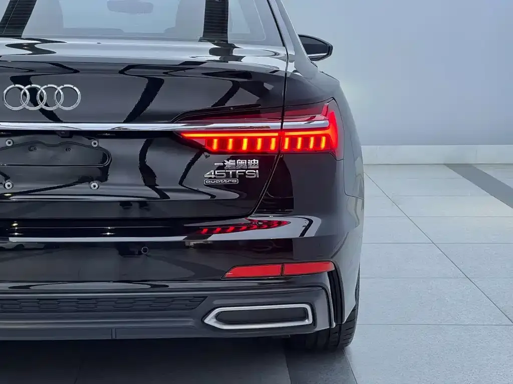 Audi A6L — фото 9