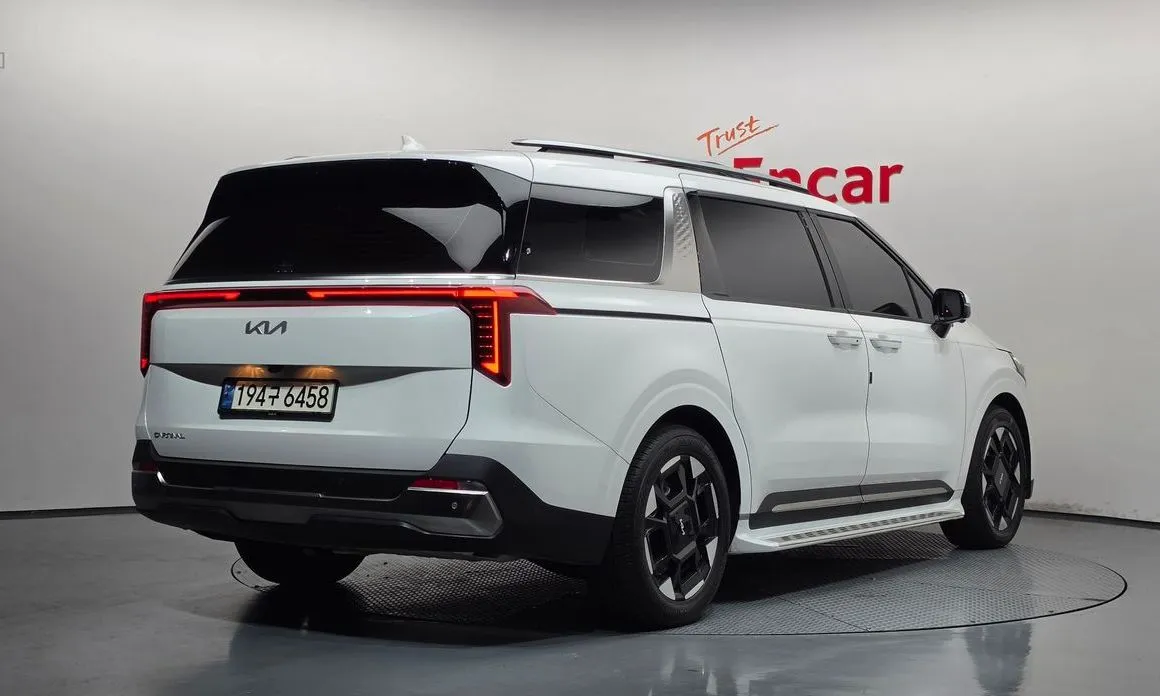 Kia Carnival — фото 10