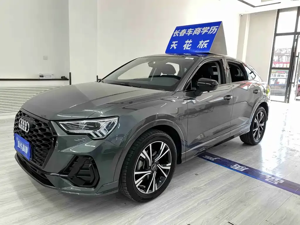 Audi Q3 Sportback — фото 1