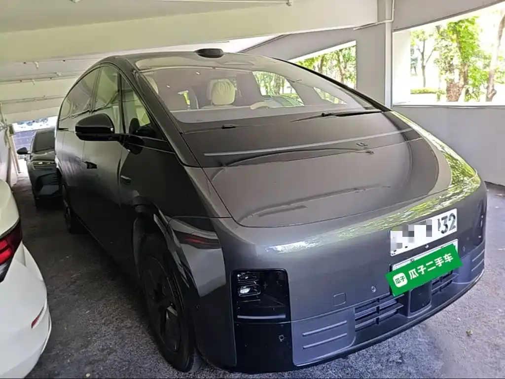 Li Auto MEGA — фото 7