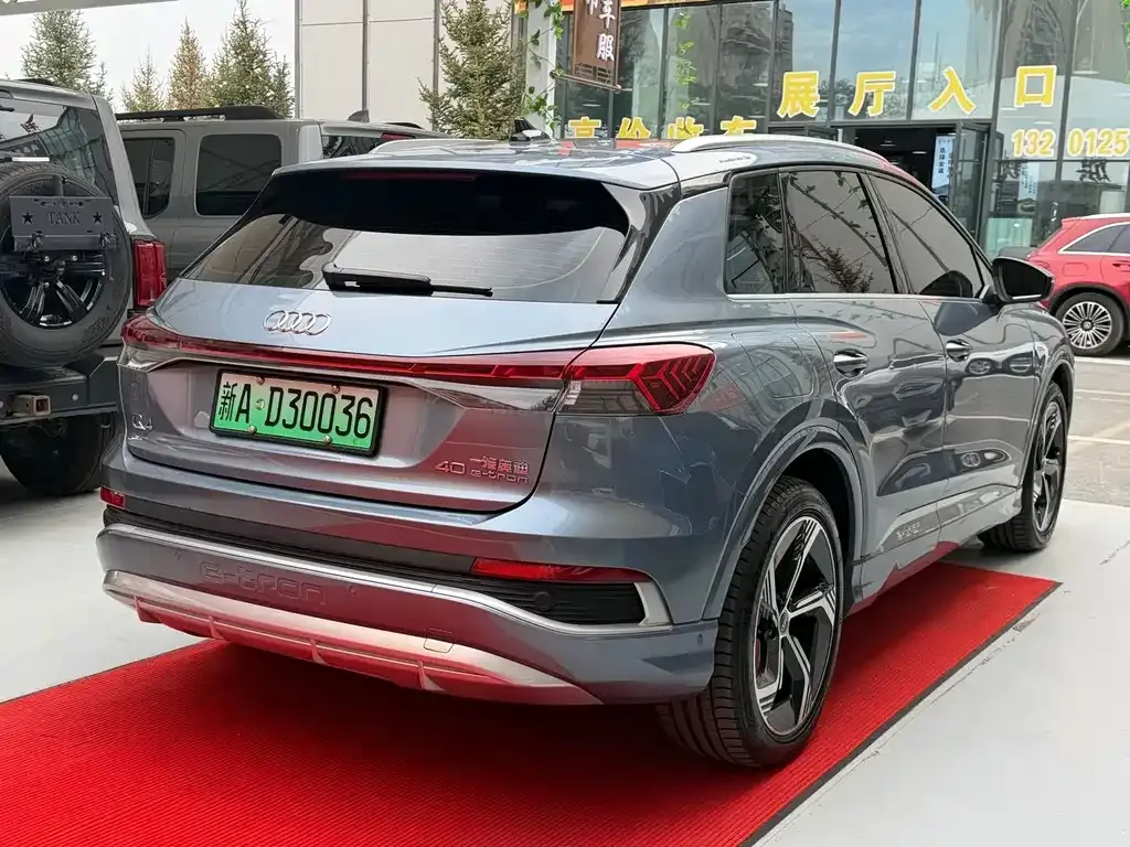Audi Q4 e-tron — фото 9