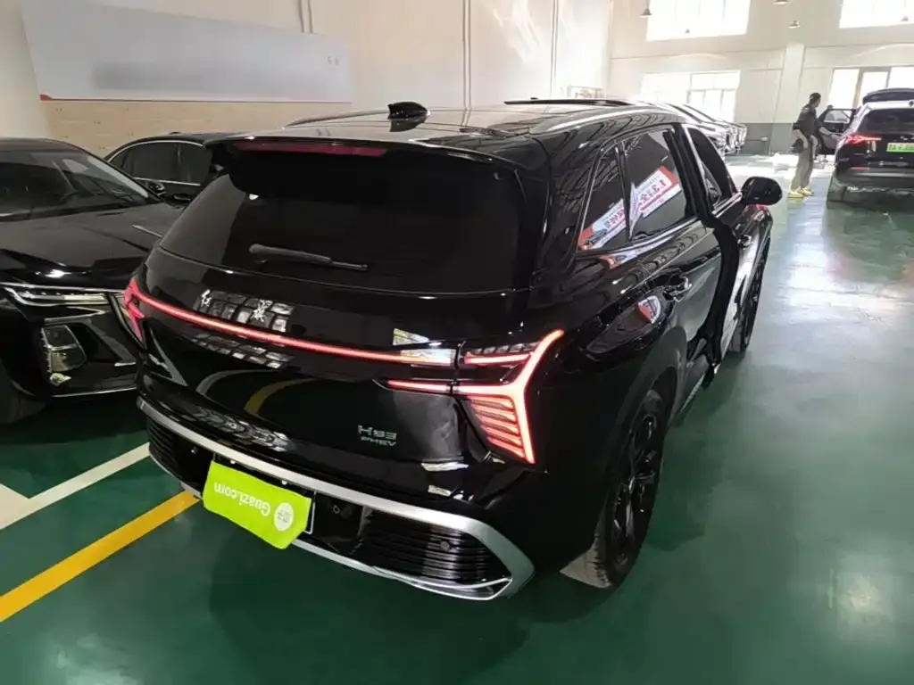 Hongqi HS3 PHEV — фото 2
