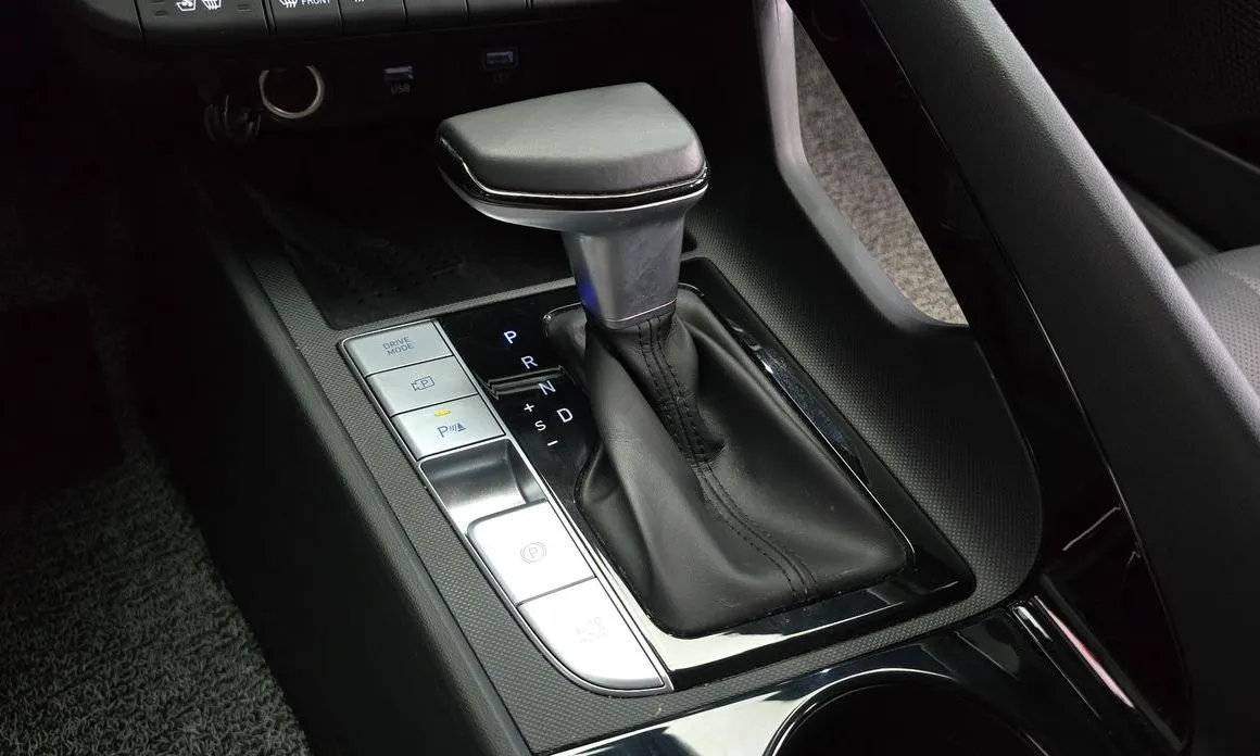 Hyundai AVANTE — фото 2