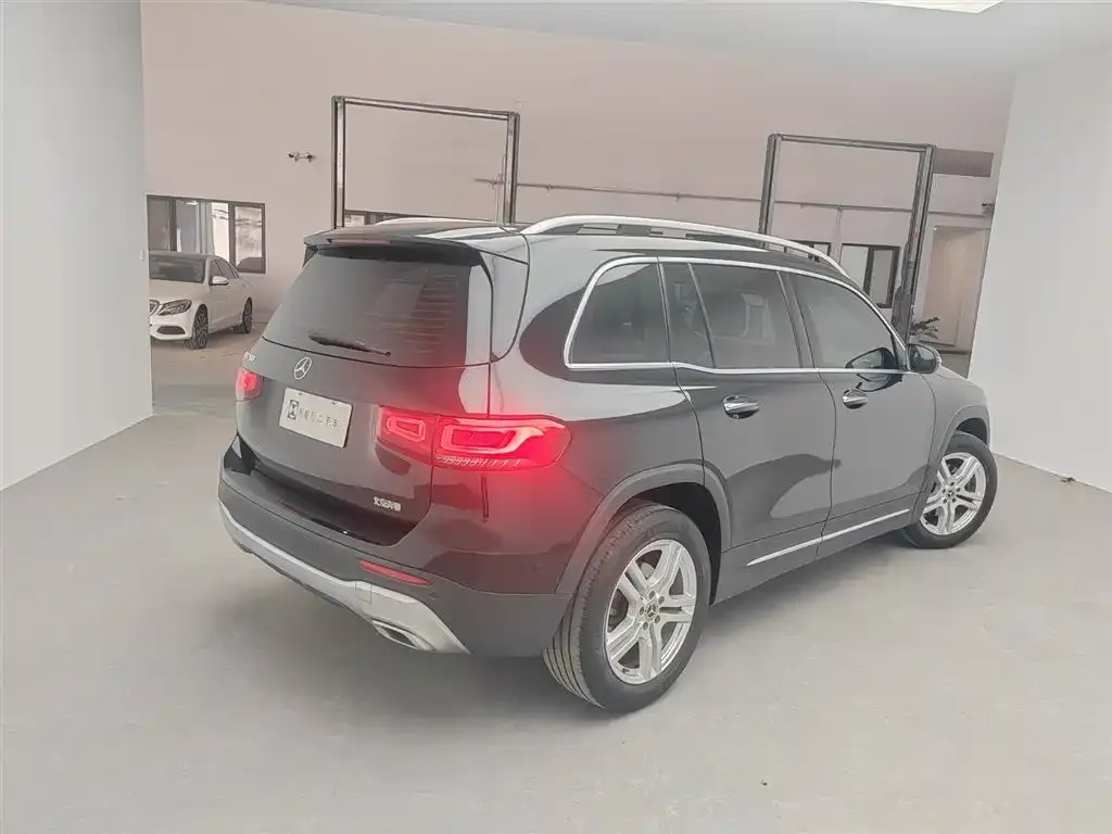Mercedes-Benz GLB — фото 10