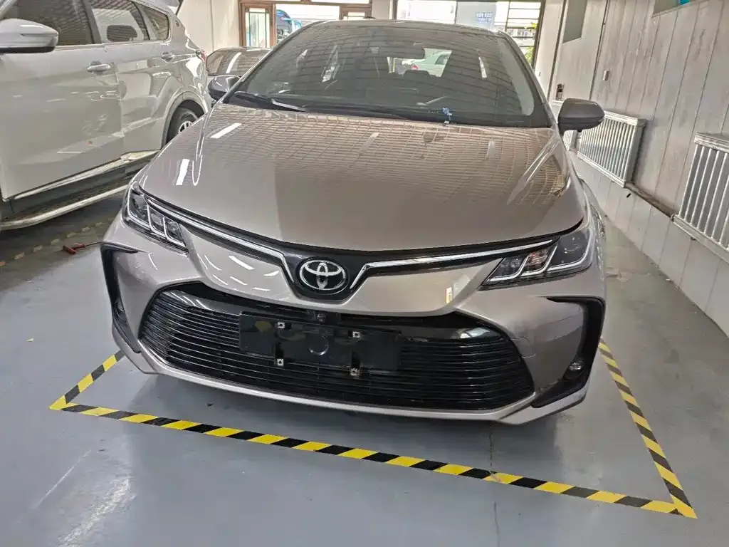 Toyota Corolla — фото 2
