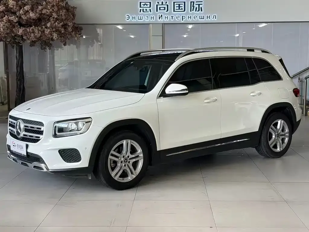 Mercedes-Benz GLB — фото 1