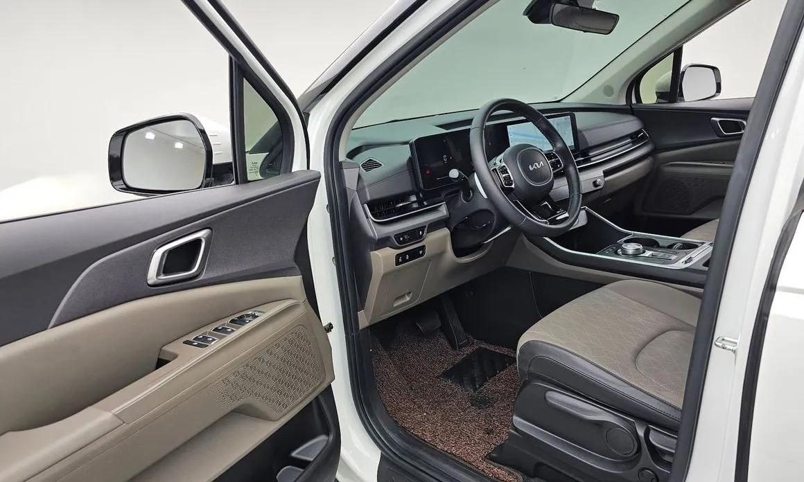 Kia Carnival — фото 9